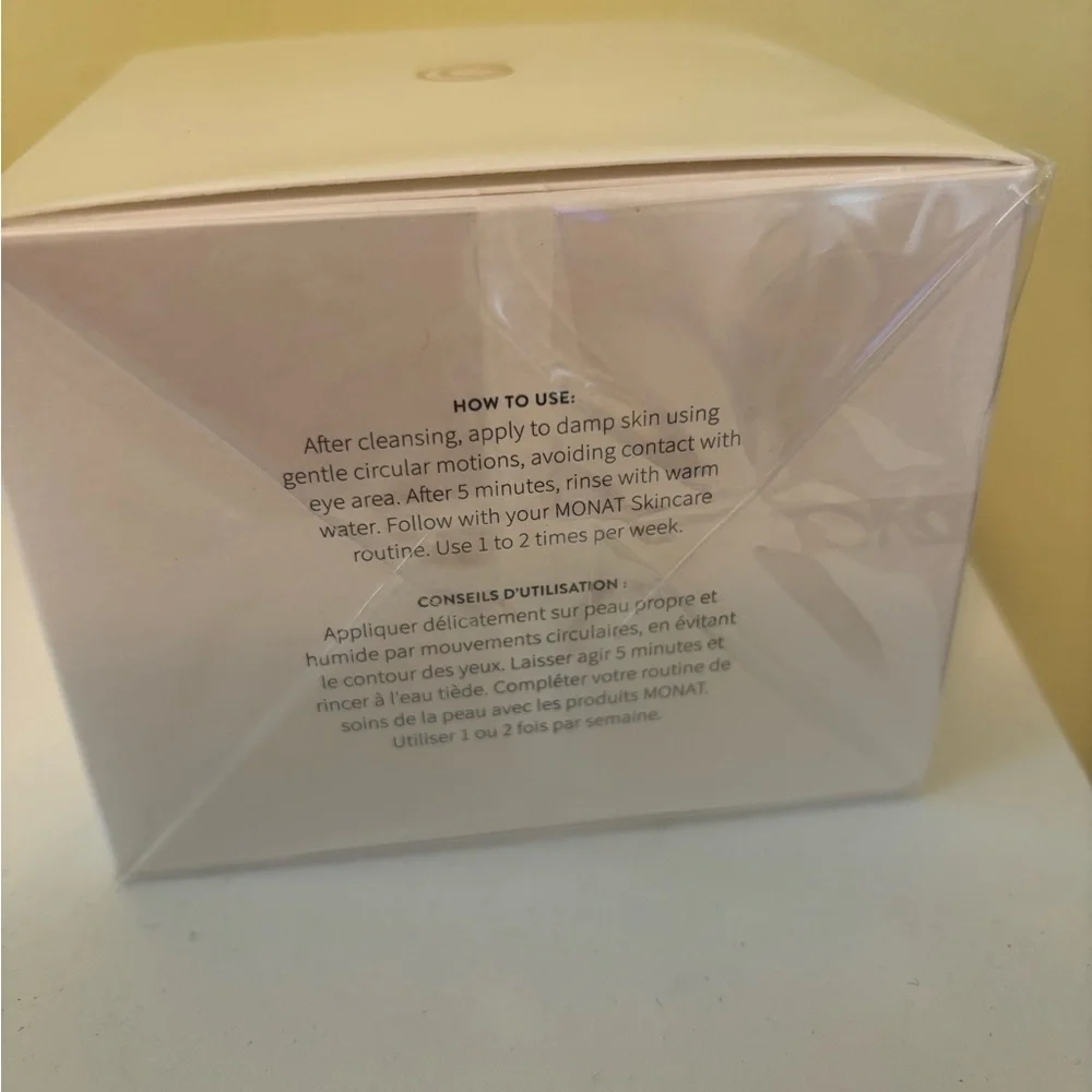 NEW Monat Berry Refined Scrub Perfecting Exfoliator Mask 2.9oz 87ml - Picture 4 of 5